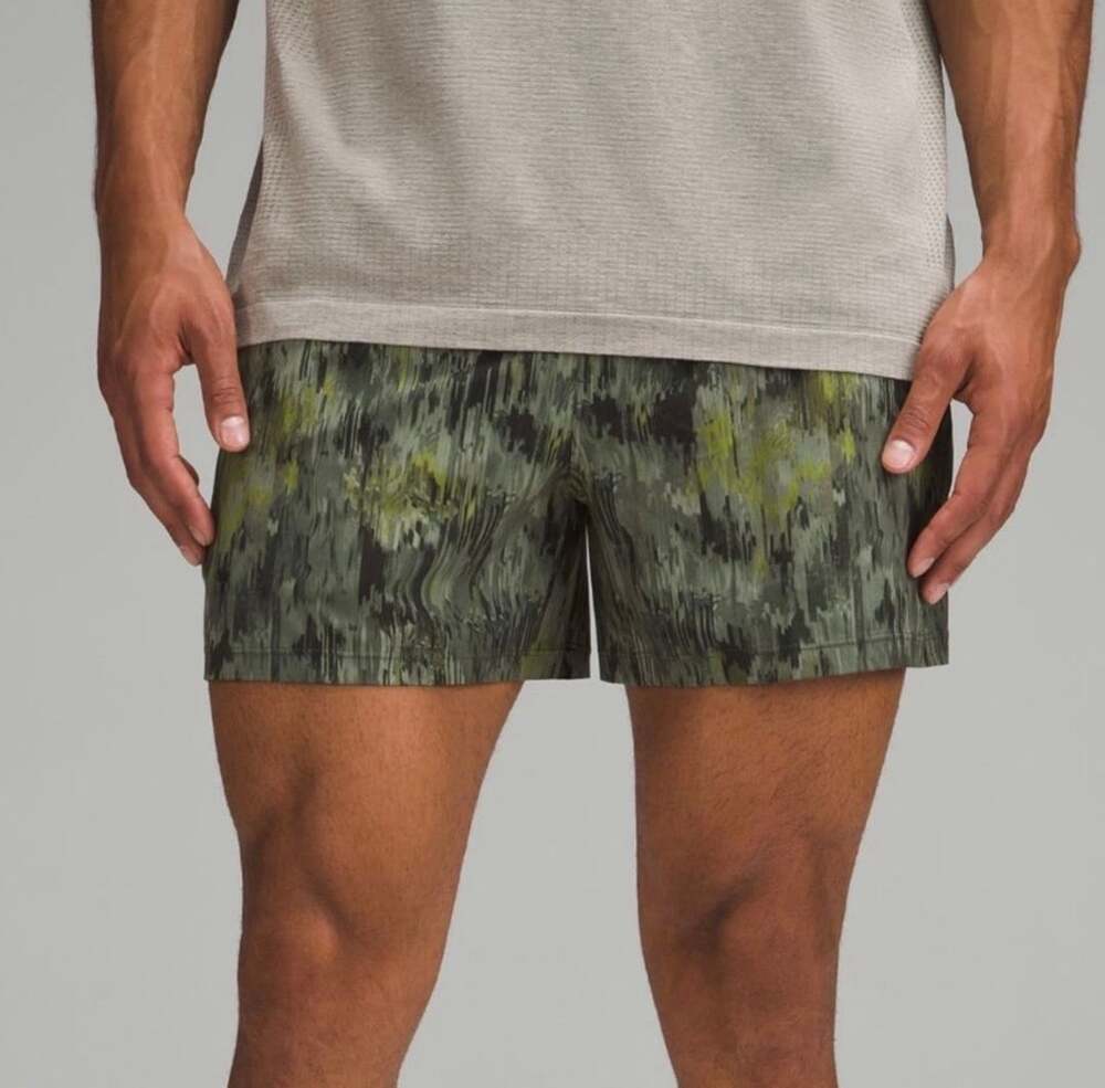 Lululemon Pace Breaker Short 5 Green Camo